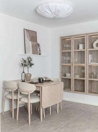 Oskar matgrupp vitoljad ek 120x80cm + klaff med 4 Le chic stolar