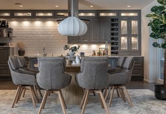 Float matbord 150x150 cm ek med Alessia stolar