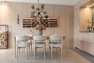 Oskar matgrupp vitoljad ek 200x90cm med Le Chic stolar