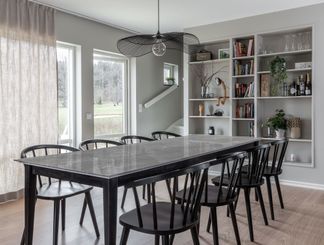 Marble svart/grå 240x95cm med Björke stolar
