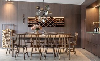 Oskar matgrupp rökt ek 260x130cm med 10 stol 1 stolar