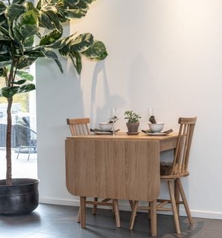 Oskar matgrupp ek 80x80cm + klaff med Stol 1