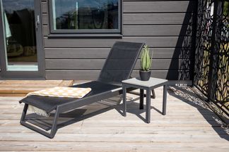 Parma solsäng svart alu/svart textilene/grå aintwood