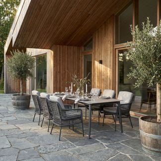 Mellby matbord med Arild fåtölj antracit