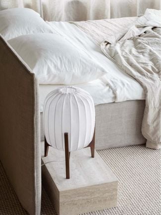 Prisma table dark ash / white
