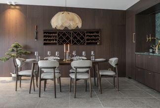 Elipse matbord smoked med Le Chic stolar