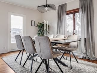 Piazza matbord med Andrea stol 