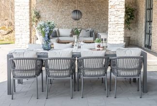 Le graisse matgrupp 253cm med Cannes stolar