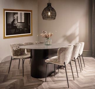 Marble matbord ovalt grå/svart + Mjällby stolar grå boucle