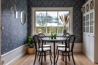 Mossbo matbord med Sigrid stolar