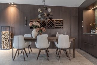 Oskar matgrupp rökt ek 180/220/260cm med 6 Chiara stolar