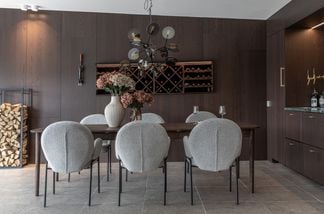 Oskar matgrupp rökt ek 180/220/260cm med 6 Einar stolar