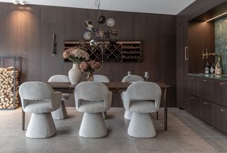 Oskar matgrupp rökt ek 180/220/260cm med 6 Gytte stolar