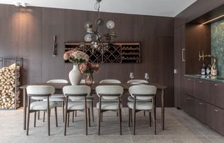 Oskar matgrupp rökt ek 180/220/260cm med 8 Le chic stolar