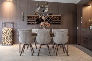 Oskar matgrupp rökt ek 200x90cm med Alessia stolar