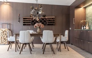 Oskar matgrupp rökt ek 200x90cm med Chiara stolar