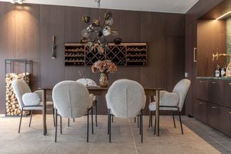 Oskar matgrupp rökt ek 200x90cm med Einar stolar