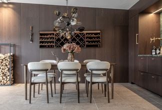 Oskar matgrupp rökt ek 200x90cm med Le chic stolar