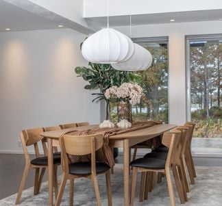 Oskar matgrupp ek 260x130cm med 10 Alex stolar