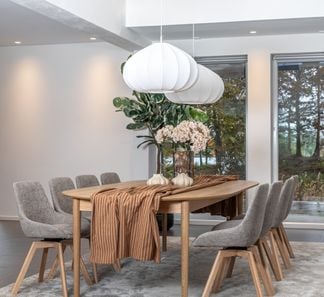 Oskar matgrupp ek 260x130cm med 8 Amaris stolar