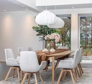 Oskar matgrupp ek 260x130cm med 8 Chiara stolar