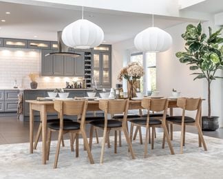 Oskar matgrupp ek 180/220/260cm med 8 Alex stolar