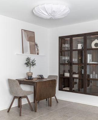 Oskar matgrupp rökt ek 80x80cm + klaff med Amaris stolar