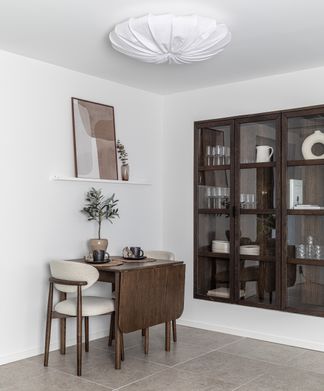 Oskar matgrupp rökt ek 80x80cm + klaff med Le Chic stolar