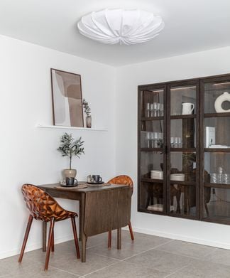 Oskar matgrupp rökt ek 80x80cm + klaff med Plexus stolar