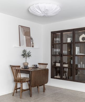 Oskar matgrupp rökt ek 80x80cm + klaff med Stol 1 stolar