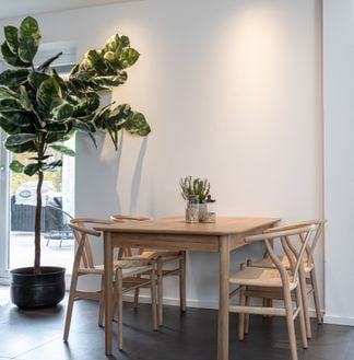 Oskar matgrupp ek 140x90cm med Oskar stolar