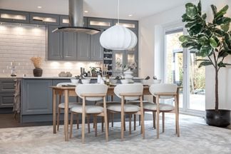 Oskar matgrupp ek 200x90cm med Le chic stolar