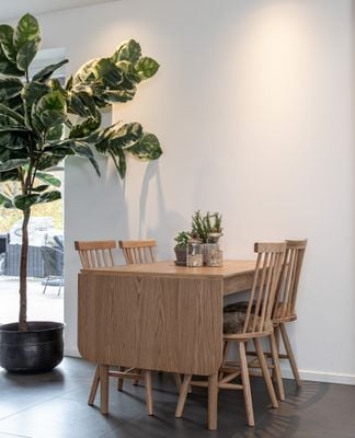 Oskar matgrupp ek 120x80cm + klaff med Stol 1 