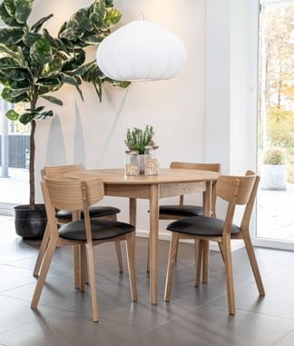 Oskar matgrupp ek 105cm Ø med Alex stolar