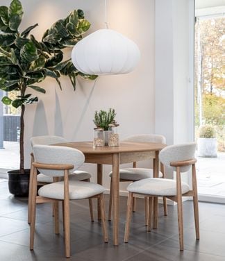 Oskar matgrupp ek 105cm Ø med Le chic stolar