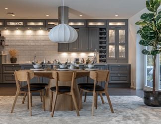 Float matbord ovalt ek med Alex stolar