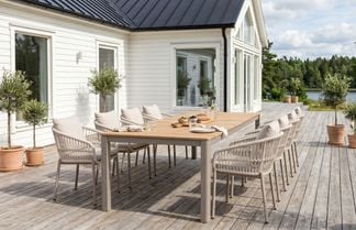 Valbonne matbord med cannes stolar beige