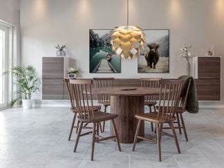 Circle matbord med Stol 1 i valnöt