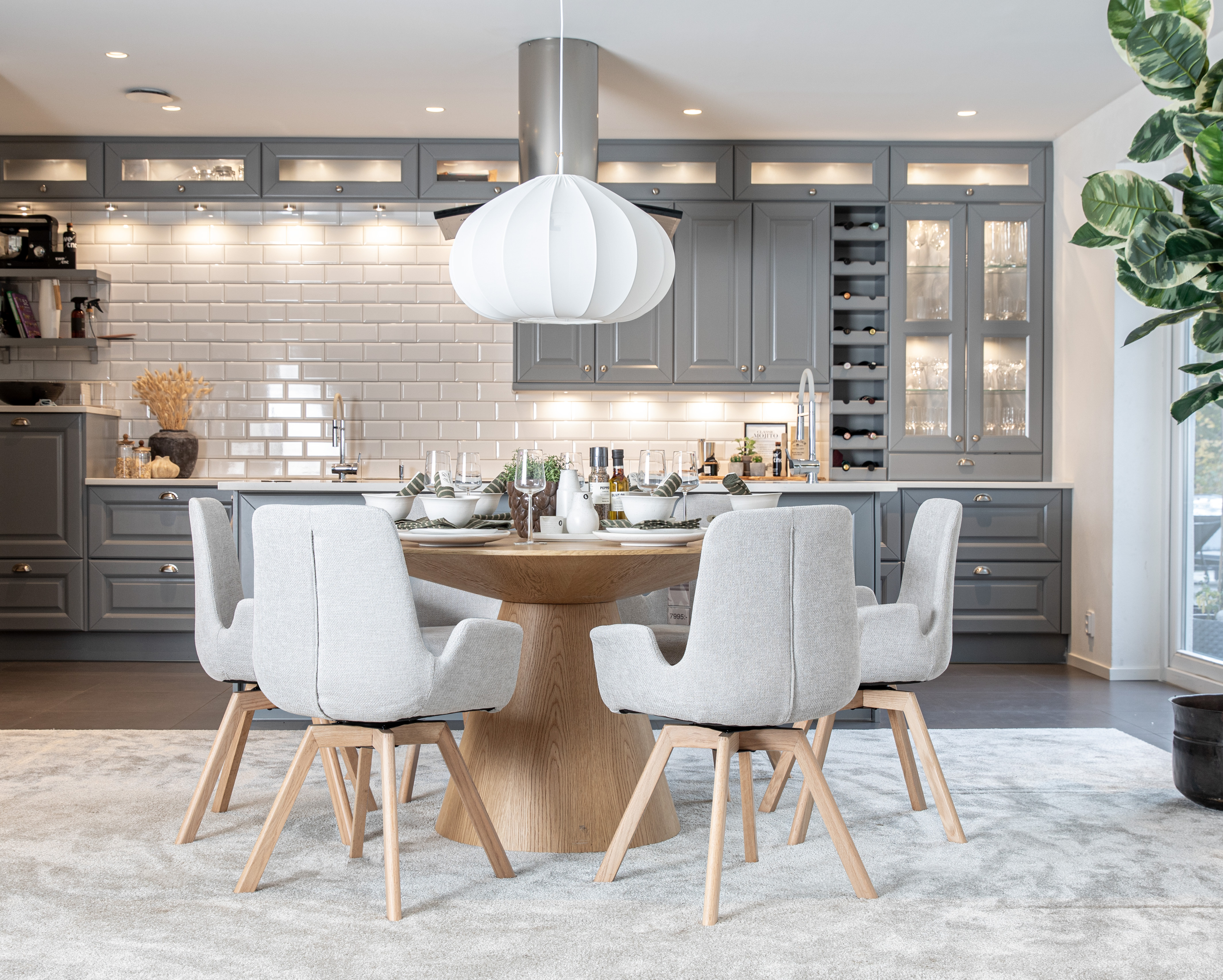 Float 137cm ek med Chiara stolar