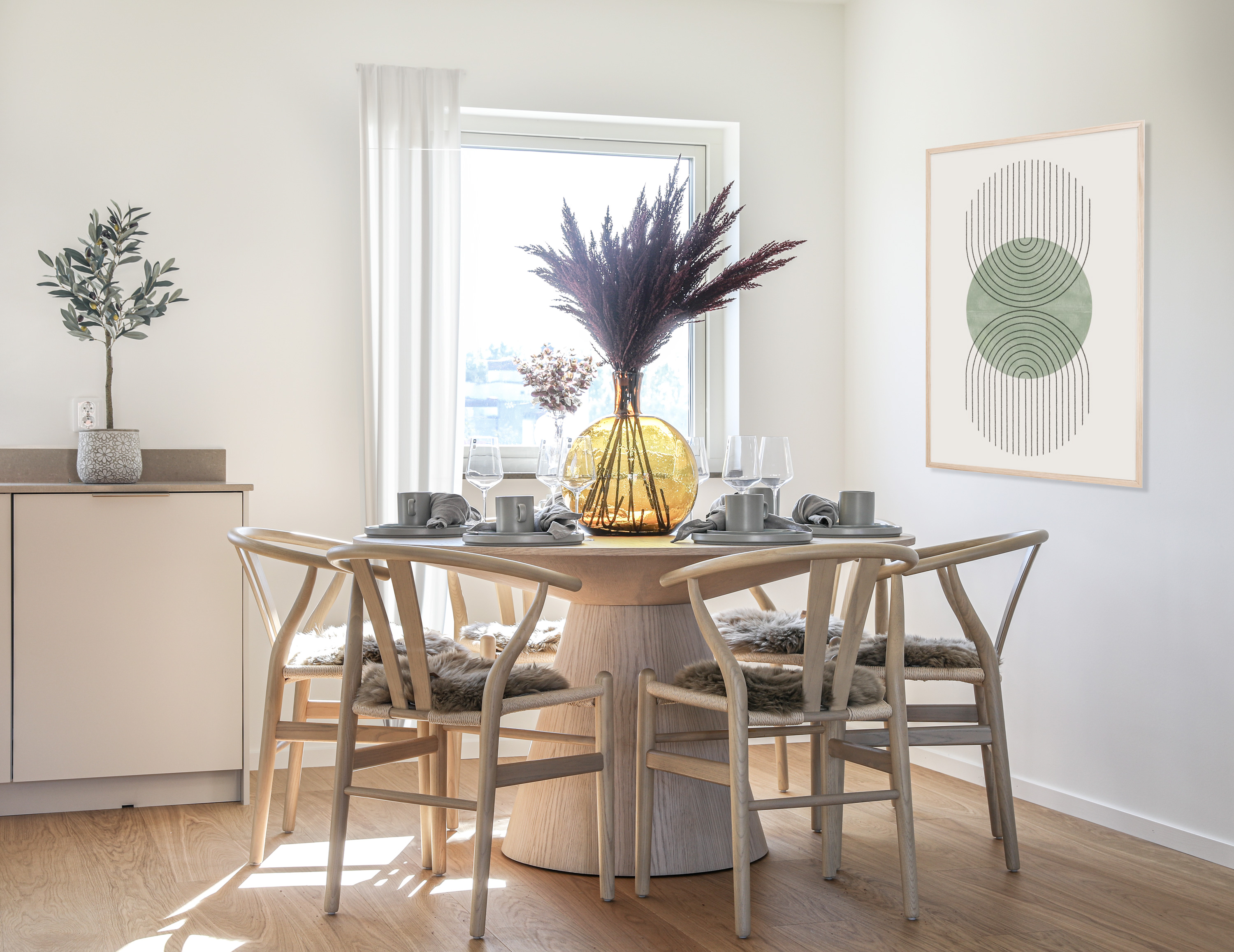 Float matbord 137cm whitewash med oskar stolar