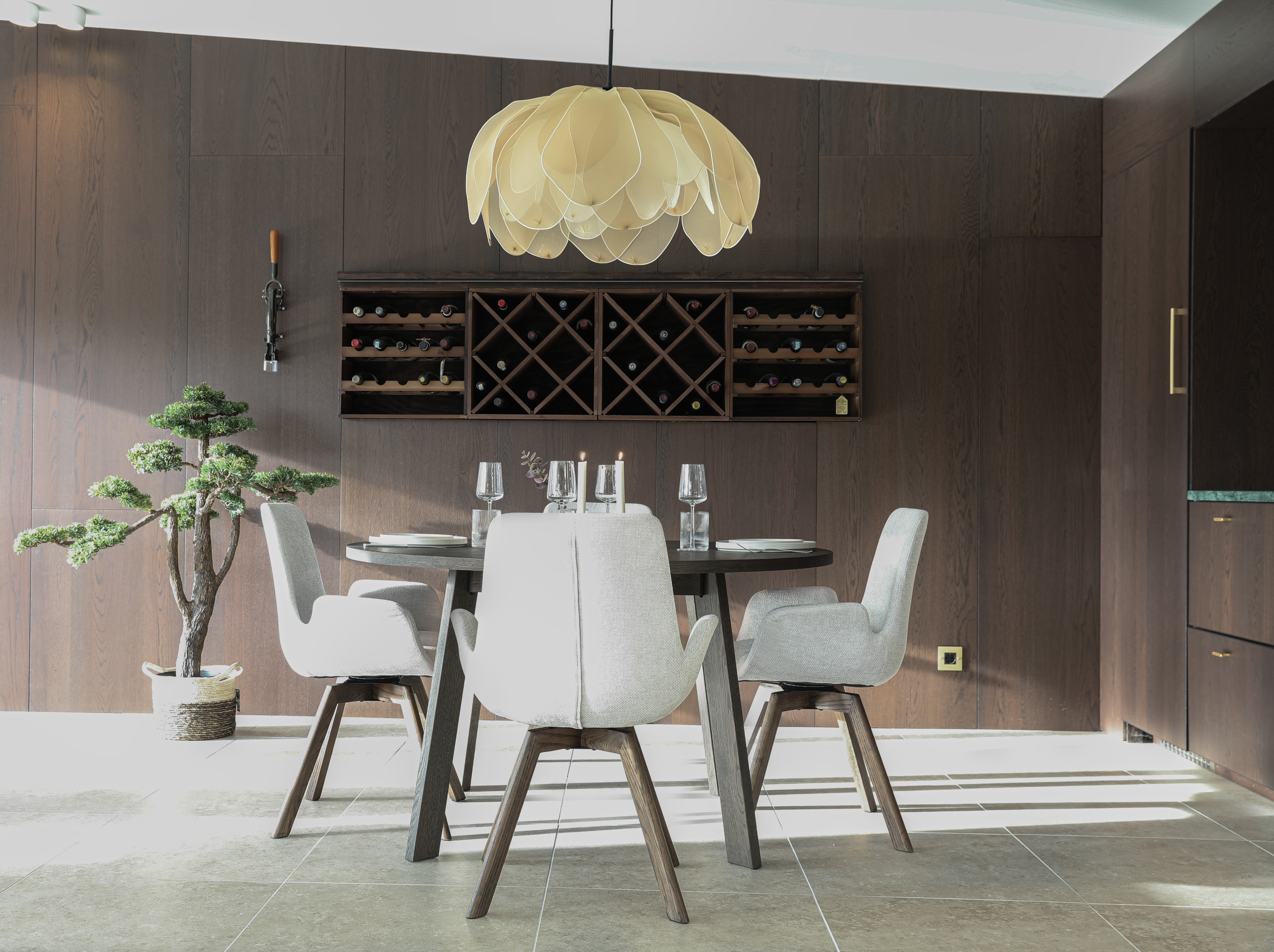 Glenside matbord brun med 4st Chiara stolar