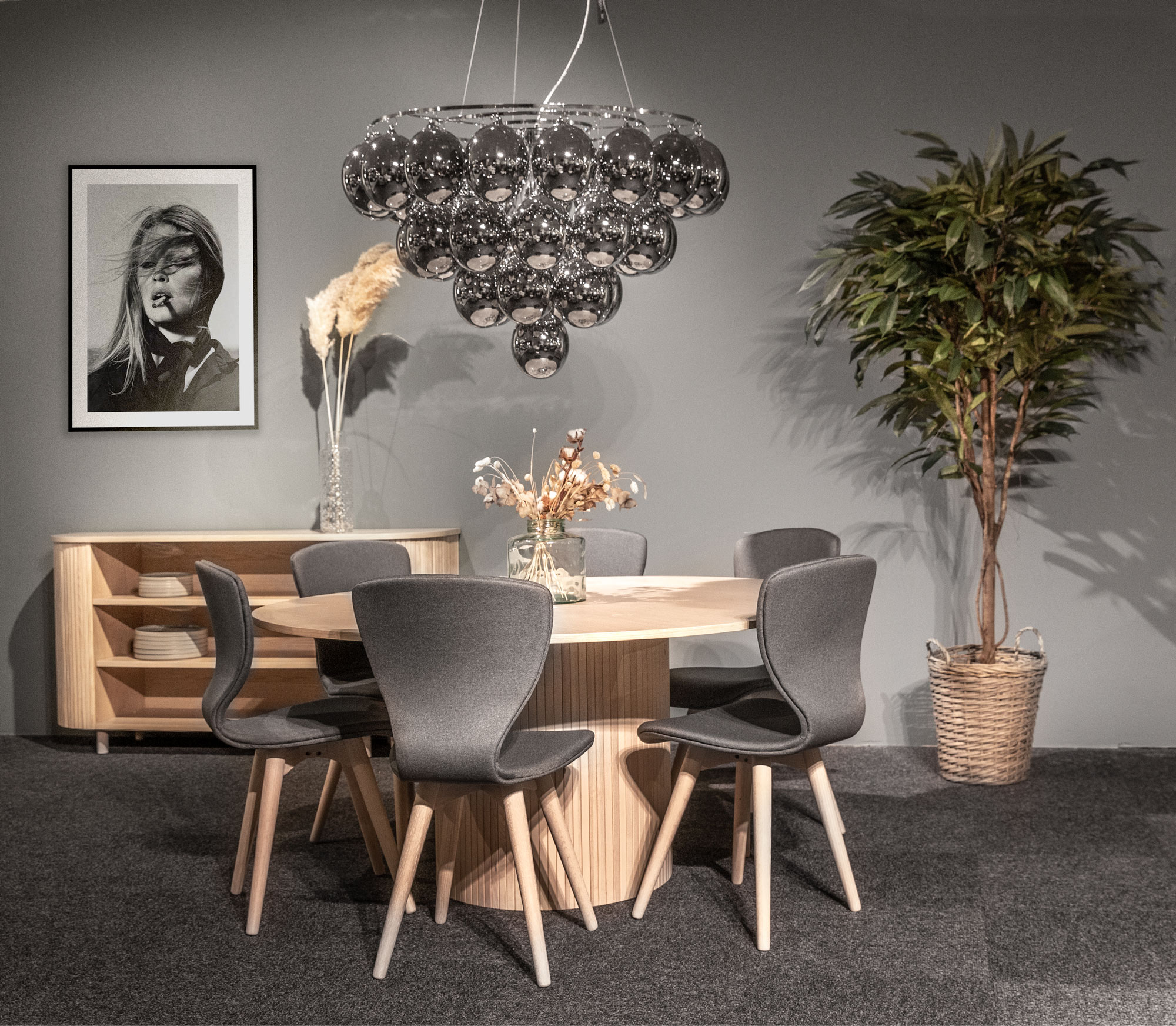 Circle 150 whitewash med Bellinge stol