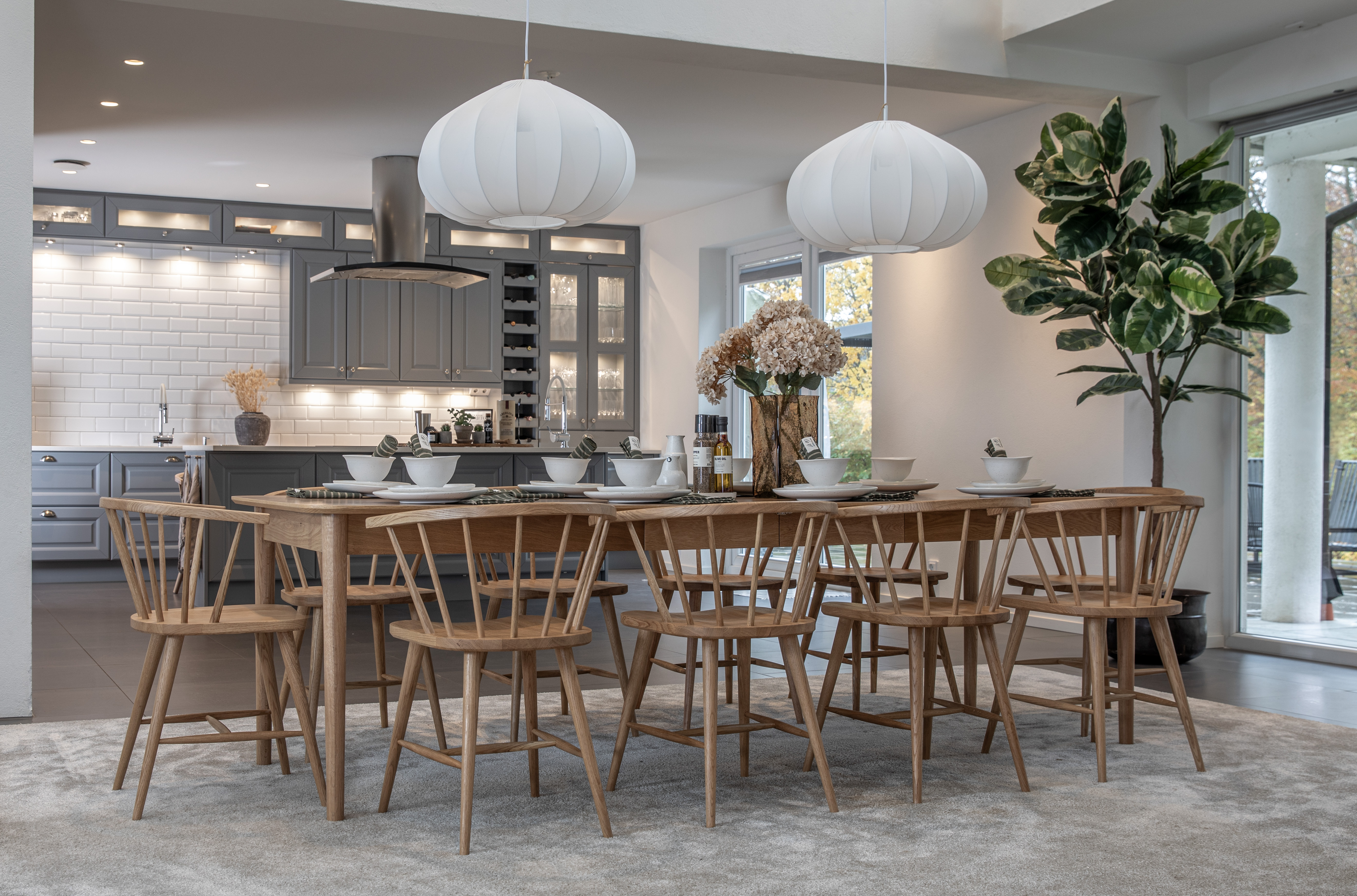 Oskar matgrupp ek 180/220/260cm med 10 Björke stolar